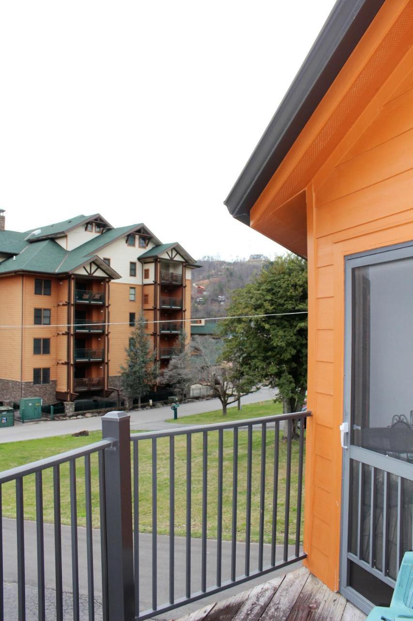 Spacious Downtown Condo Walking Distance To Downtown Gatlinburg Sleeps 6 Guests Экстерьер фото