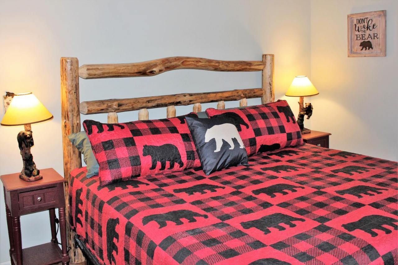 Spacious Downtown Condo Walking Distance To Downtown Gatlinburg Sleeps 6 Guests Экстерьер фото