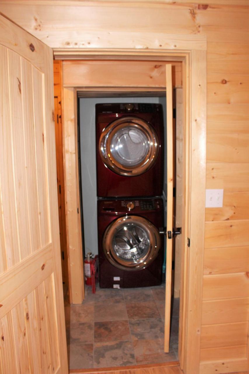 Spacious Downtown Condo Walking Distance To Downtown Gatlinburg Sleeps 6 Guests Экстерьер фото