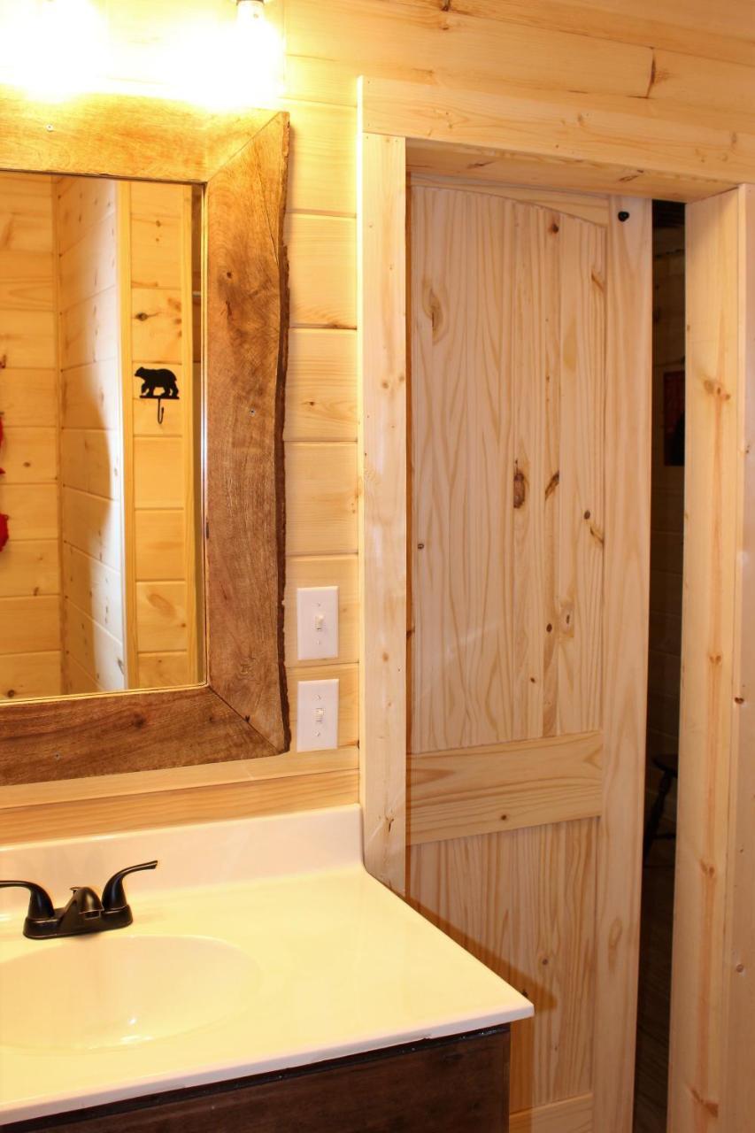 Spacious Downtown Condo Walking Distance To Downtown Gatlinburg Sleeps 6 Guests Экстерьер фото