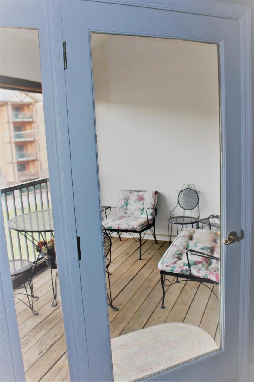 Spacious Downtown Condo Walking Distance To Downtown Gatlinburg Sleeps 6 Guests Экстерьер фото