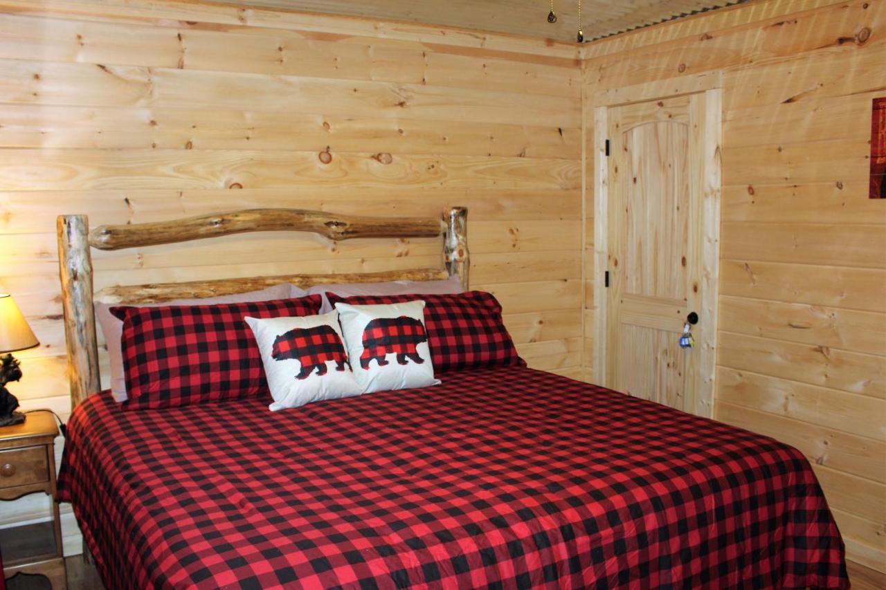 Spacious Downtown Condo Walking Distance To Downtown Gatlinburg Sleeps 6 Guests Экстерьер фото