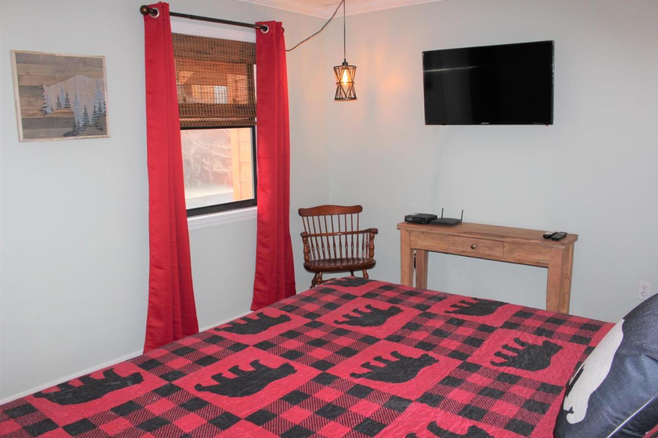 Spacious Downtown Condo Walking Distance To Downtown Gatlinburg Sleeps 6 Guests Экстерьер фото