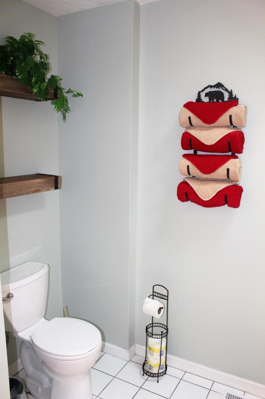 Spacious Downtown Condo Walking Distance To Downtown Gatlinburg Sleeps 6 Guests Экстерьер фото