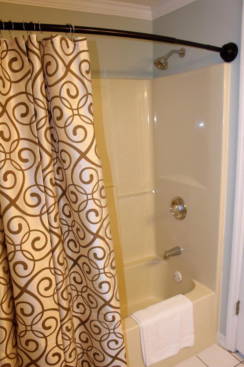 Spacious Downtown Condo Walking Distance To Downtown Gatlinburg Sleeps 6 Guests Экстерьер фото