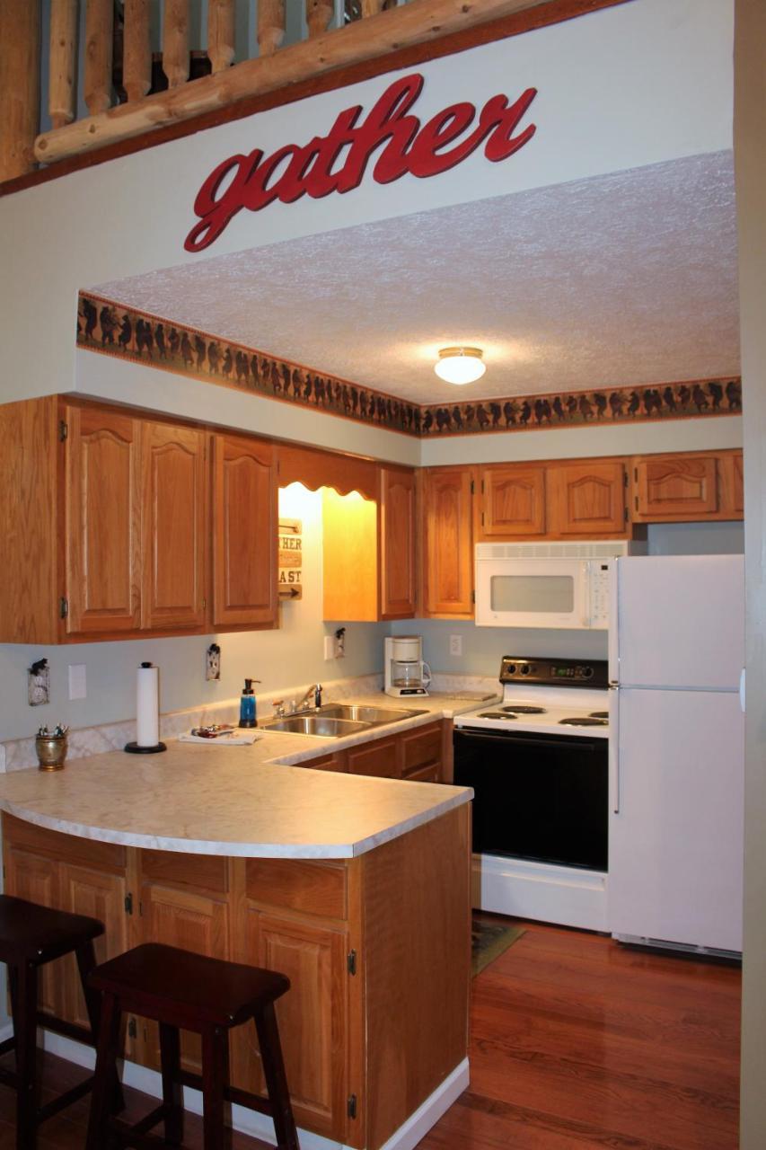 Spacious Downtown Condo Walking Distance To Downtown Gatlinburg Sleeps 6 Guests Экстерьер фото