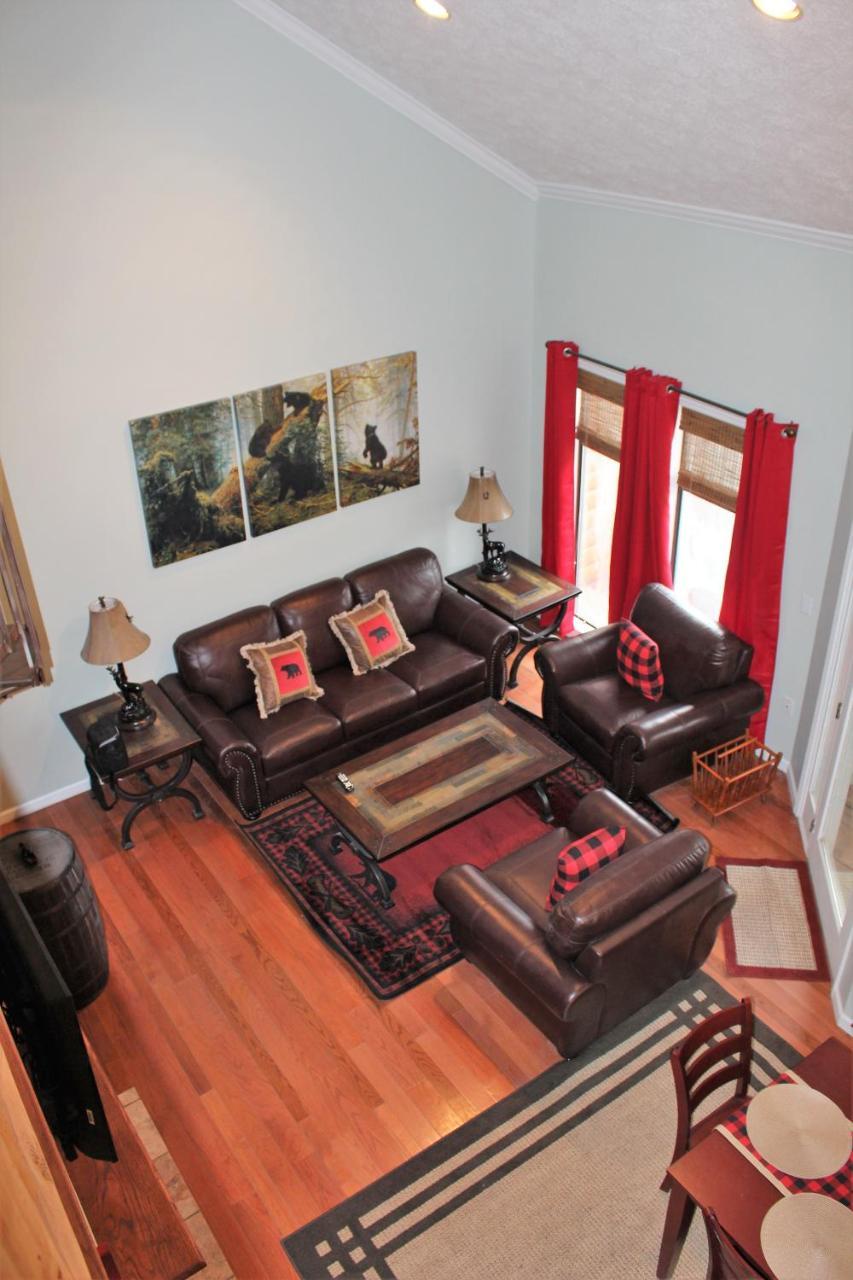 Spacious Downtown Condo Walking Distance To Downtown Gatlinburg Sleeps 6 Guests Экстерьер фото