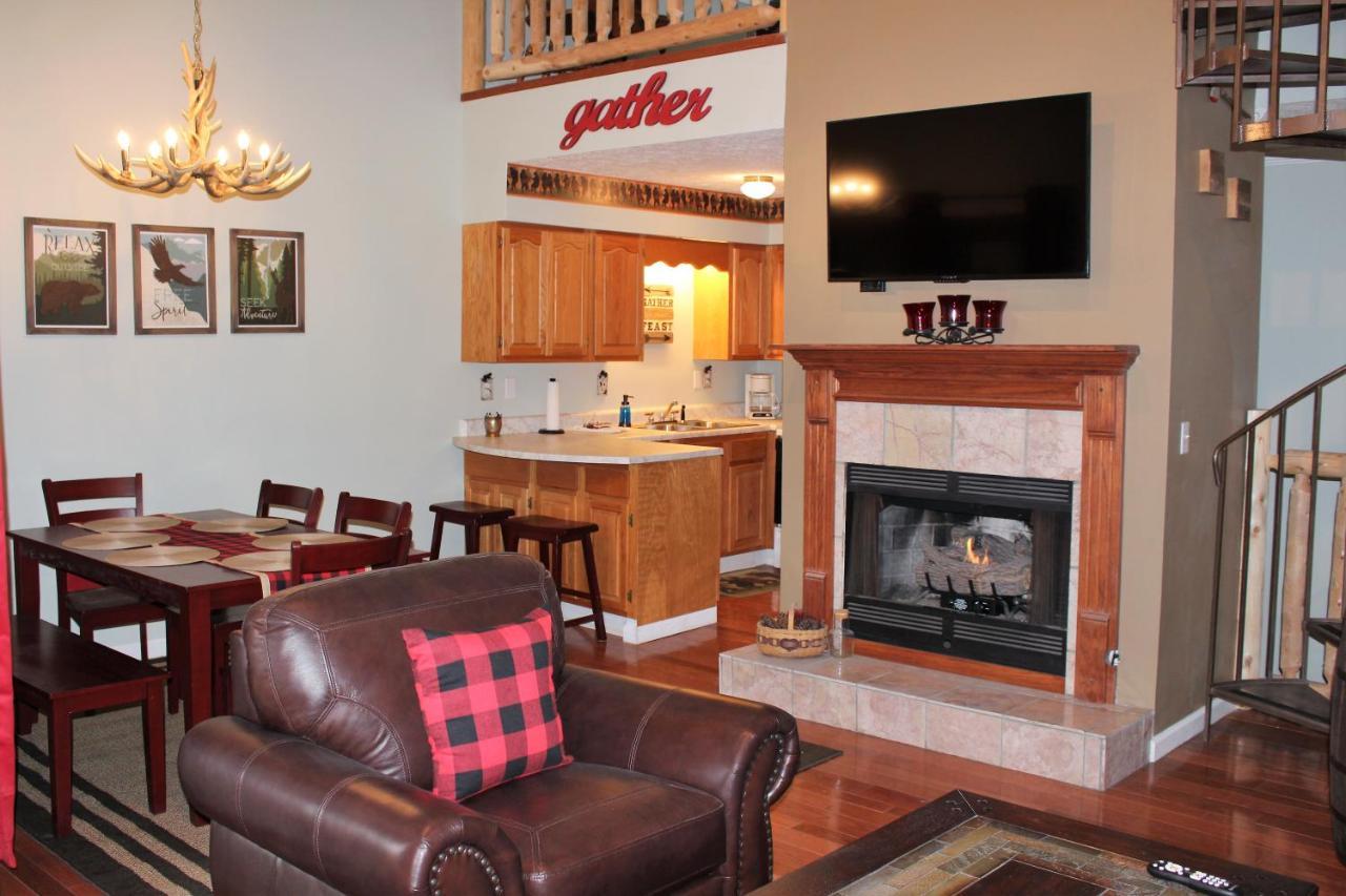 Spacious Downtown Condo Walking Distance To Downtown Gatlinburg Sleeps 6 Guests Экстерьер фото