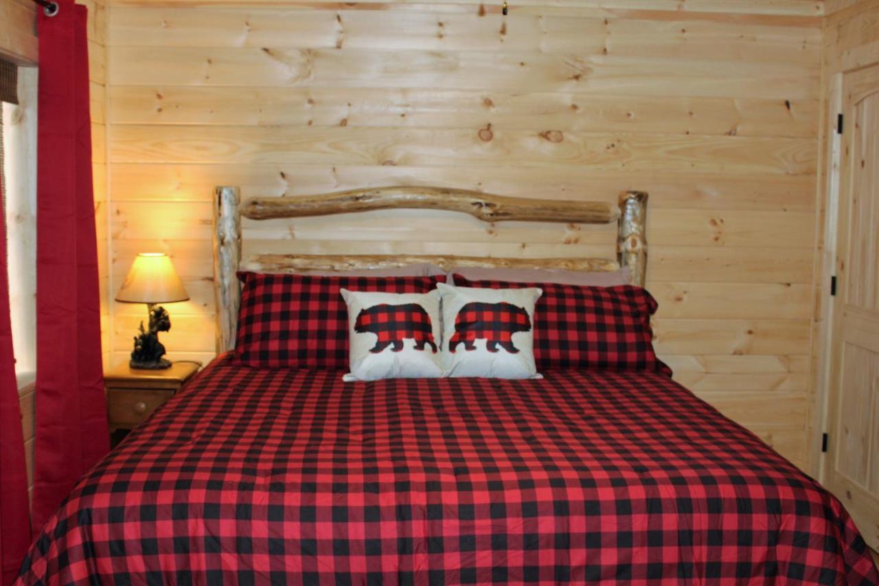 Spacious Downtown Condo Walking Distance To Downtown Gatlinburg Sleeps 6 Guests Экстерьер фото